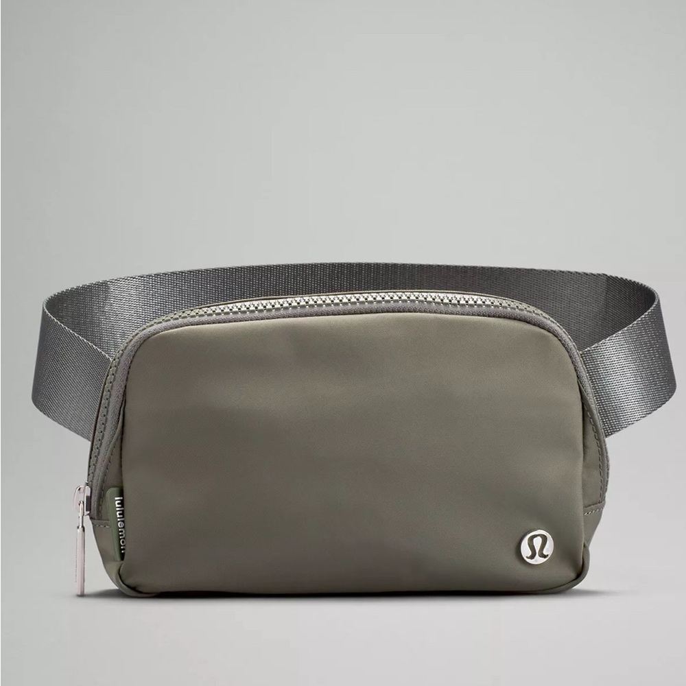 Lululemon Everywhere Belt Bag 1L